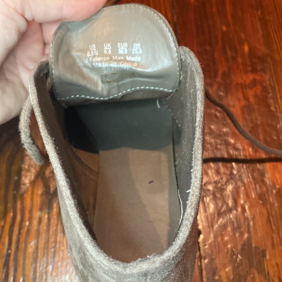 Carlos heeled booties, size 8.5 - Picture 4 of 4